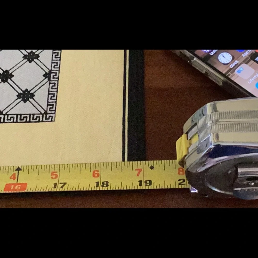 Villeroy & Boch Yellow and Black Table Linen set of six napkins cloth - Picture 3 of 3